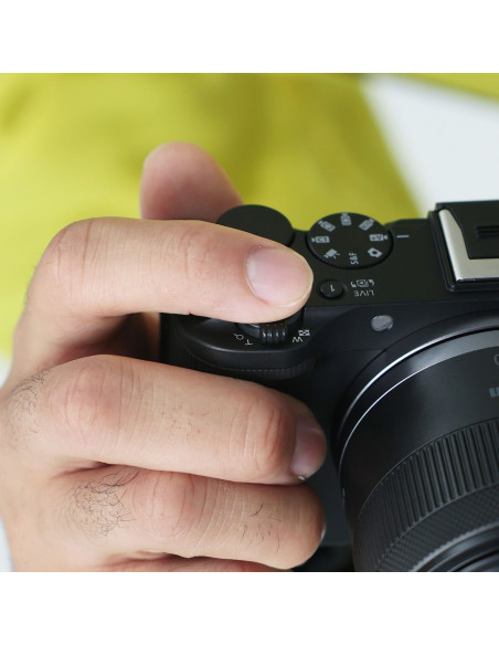 Canon EOS R50 V + RF-S 14-30mm f/4.5-6.3 IS STM PZ + 3 SanDisk 128GB Extreme PRO UHS-II SDXC + 2 Canon LP-E17|MCZ DIRECT