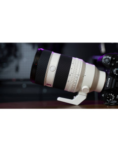 Objectif Sony FE 50-150mm f/2 GM avec monture E, étui en métal, mécanismes de mise au point visibles