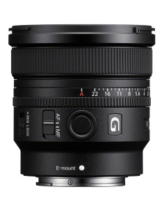 Sony FE 16mm f/1.8 G lens with E-mount, showing focus and aperture controls, compact design Sony FE 16mm f/1.8 G lens with E-mount, showing focus and aperture controls, compact design