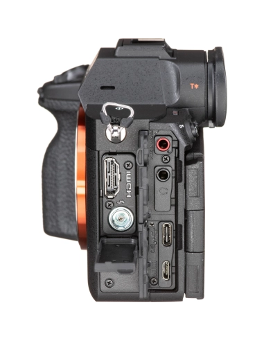 Sony A7R V + FE 24-105mm f/4 G OSS + 3 SanDisk 128GB Extreme PRO UHS-II SDXC 300 MB/s Sony MIRRORLESS CAMERAS €3,954.00 MCZ DIRECT