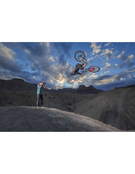 Canon R6 Mark III + 2× SanDisk 512GB Extreme PRO