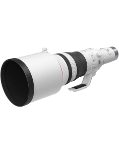 Canon RF 800mm F5.6 L IS USM super telephoto lens showcasing front element and focusing controls Canon RF 800mm F5.6 L IS USM super telephoto lens showcasing front element and focusing controls