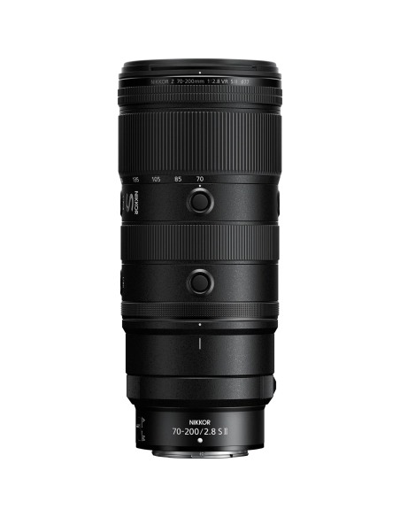 Objetivo Nikon NIKKOR Z 70-200mm f/2.8 VR S II con diseño robusto y controles visibles
