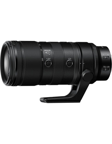 Nikon Z 70-200mm f/2.8 VR S II lens with tripod collar, showcasing zoom and focus rings