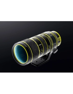 Nikon Z 70-200mm f/2.8 VR S II lens showcasing focus and control features Nikon Z 70-200mm f/2.8 VR S II lens showcasing focus and control features