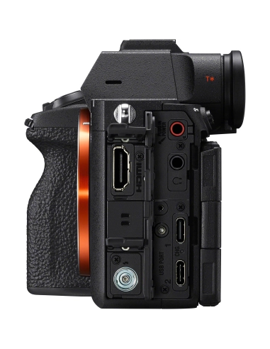 Sony a7R VI cámara sin espejo, vista lateral con puertos de conexión