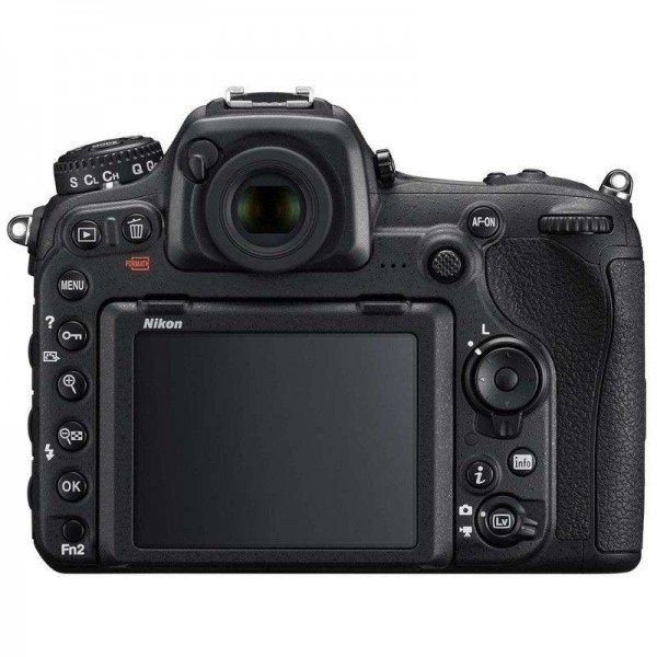 Nikon D500 + Sigma 18-250 mm f/3,5-6,3 DC MACRO OS HSM-3