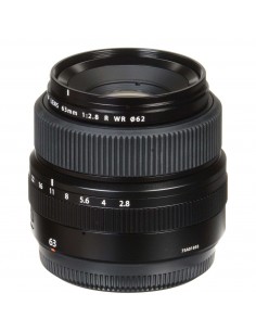 Objectif Fujifilm GF 63mm F2.8 R WR, compatible avec monture GFX, vue détaillée de l'optique et bague de mise au point