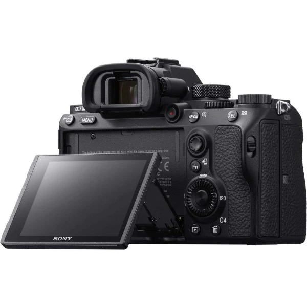 Sony A7 III + FE 24-105 mm F4 G OSS + SanDisk 256GB UHS-I SDXC 170 MB/s + 2 NP-FZ100 + Sac - Appareil Photo Hybride|MCZ DIRECT