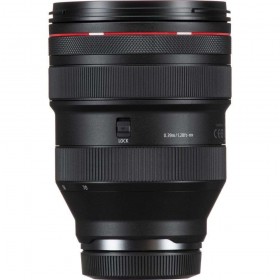 Objectif Canon RF 28-70mm F2L USM, vue de face, avec bague de zoom et bouton de verrouillage Objectif Canon RF 28-70mm F2L USM, vue de face, avec bague de zoom et bouton de verrouillage