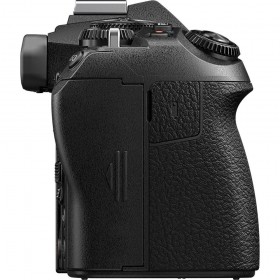 Olympus OMD E-M1 III boîtier nu Noir-2