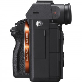 Sony Alpha 7 III Body + NP-FZ100 - Rear view Sony Alpha 7 III Body + NP-FZ100 - Rear view