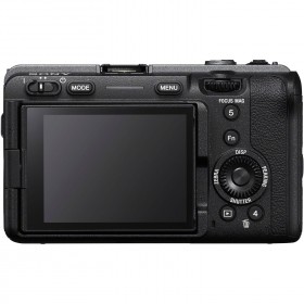 Vue arrière de la caméra Sony FX30, écran LCD et commandes visibles pour la vidéo professionnelle. Vue arrière de la caméra Sony FX30, écran LCD et commandes visibles pour la vidéo professionnelle.
