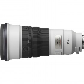 Objectif Sony FE 300mm f/2.8 GM OSS vue de côté, avec design robuste et mises au point visibles