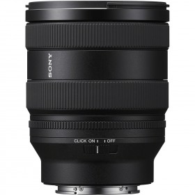 Objectif Sony FE 20-70mm f/4 G, vue détaillée avec bague de mise au point et monture E