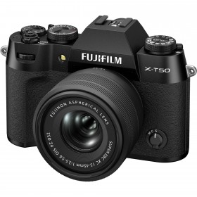 Fujifilm X-T50 Noir avec objectif 15-45mm f/3.5-5.6 OIS PZ, vue de face Fujifilm X-T50 Noir avec objectif 15-45mm f/3.5-5.6 OIS PZ, vue de face