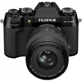 Fujifilm X-T50 Noir avec objectif 16-50mm f/2.8-4.8 visible de face
