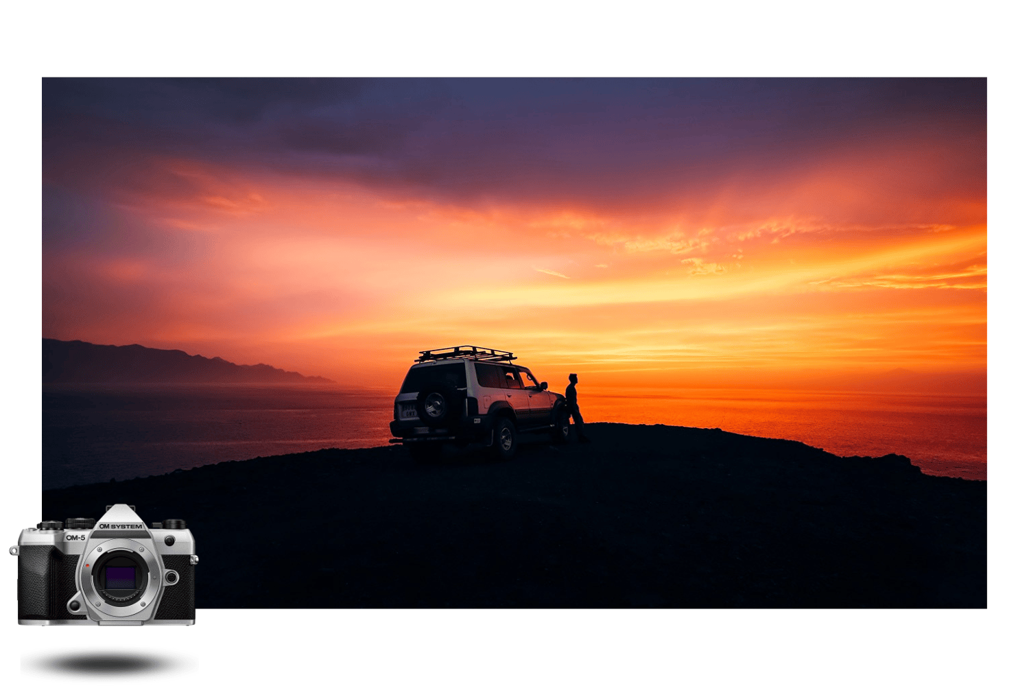 Paysage au coucher de soleil avec un voyageur et son 4x4, capturé avec l’OM System OM-5 Mark II