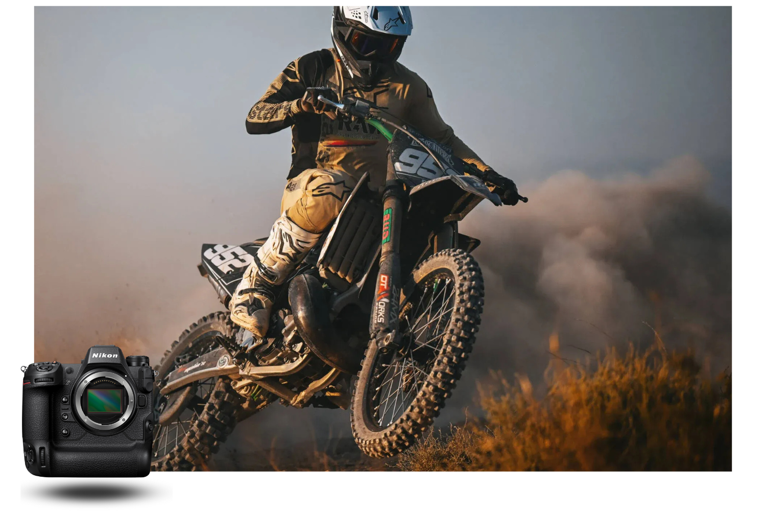 Photograph of a motocross rider in full action with the Nikon Z9, fast shutter speed and precise subject tracking.